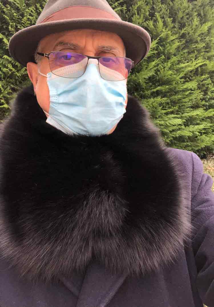 man wearing classic 80 cm black fox fur collar